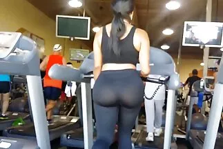 Người tình xxx hàn quôc mong muốn được đụ trong cổ họng khi tắm.