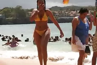 Cô gái tóc vàng dễ thương làm quen và xxx video hàn quốc chịch với hai anh chàng.
