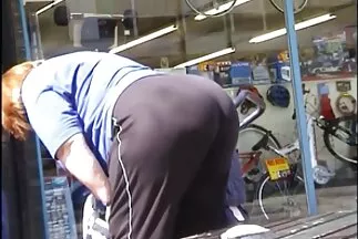 Cyril nổi hứng và vô xxx hàn tình nhét Masha vào mông.