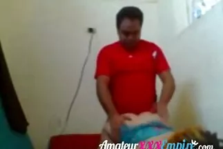 Cô gái xxx sex han tóc trắng không biết xấu hổ đã hoàn thành trong một chiếc taxi.