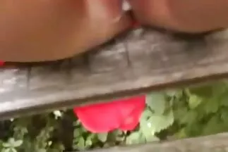 Một cô gái tóc vàng với xxxhanquoc hình xăm tích cực hút một con cặc to.