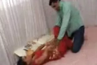 Anh ta xxx han quôc dùng ngón tay xoa bóp âm hộ của mình và không thể dừng lại.