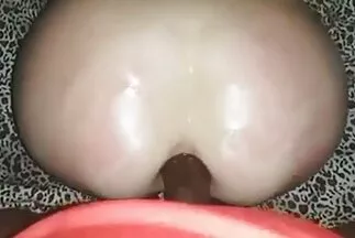 Với một con phim xxx hang quoc cặc dày, anh chàng xoa bóp giữa hai bộ ngực.