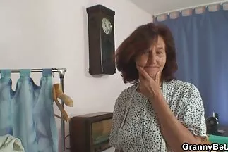 Người phụ nữ thực xxx hàn hiện quan hệ và bú dương vật dài.