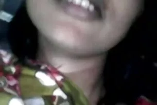 Nằm xuống một cách thoải mái, gà kéo âm hộ trong quần lót. xxx han quoc