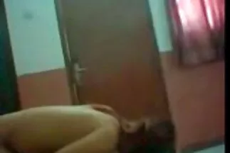Người đàn ông cởi quần áo và quan hệ tình dục với video xxx han một phụ nữ da đen.