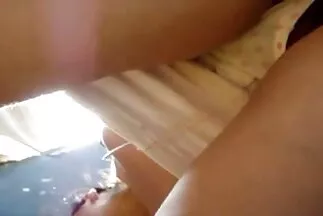Cô gái hàn quốc xxx trẻ không kiềm chế bú cặc tại nơi làm việc.