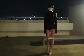 Cô gái đã làm công việc của mình và ngồi trên xxx han quoc con cặc của anh chàng.