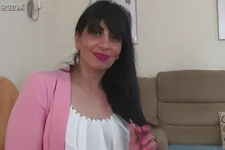 Khách tự phát ly hôn nhân viên mát xxx video han xa để quan hệ tình dục.