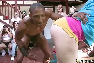 Okhlamon cố chấp xxx videos han quoc đã ly dị cô gái vì tình dục.