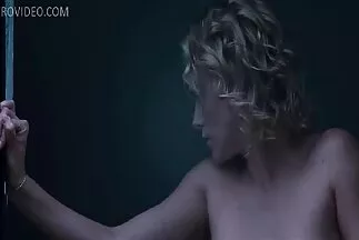 Gái lạ thay nhau bú cặc trai. xx video han quoc