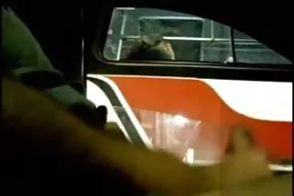 Những quả xxx han quôc ớt dũng cảm xì hơi vào âm hộ nóng bỏng của cô gái.