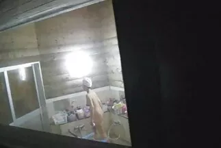 Gà mái tơ tuyệt đẹp trong chiếc xxx video han quoc mặt nạ trắng phục vụ dương vật.