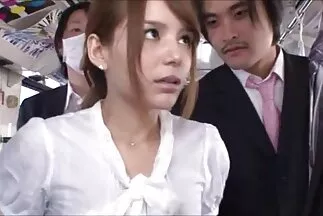 Cô gái dễ thương giật dương xxx hàn vật cho người mình chọn.