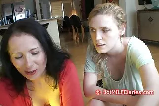 Hai xxx videos han quoc con cặc xuyên qua lỗ vách xé toang lỗ bắp vế.